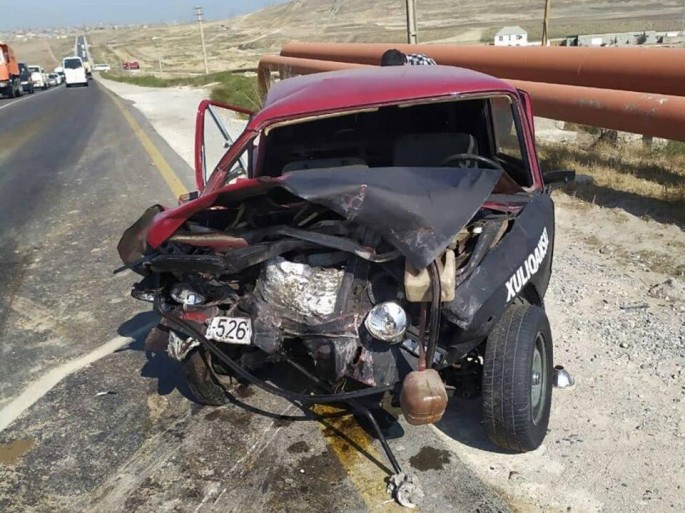 Bakıda ağır qəza: “VAZ” “Opel” ilə toqquşub - FOTO
