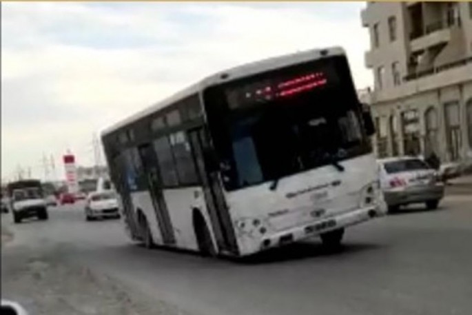Bu avtobusda olan hər kəsin həyatı təhlükədədir  - VİDEO