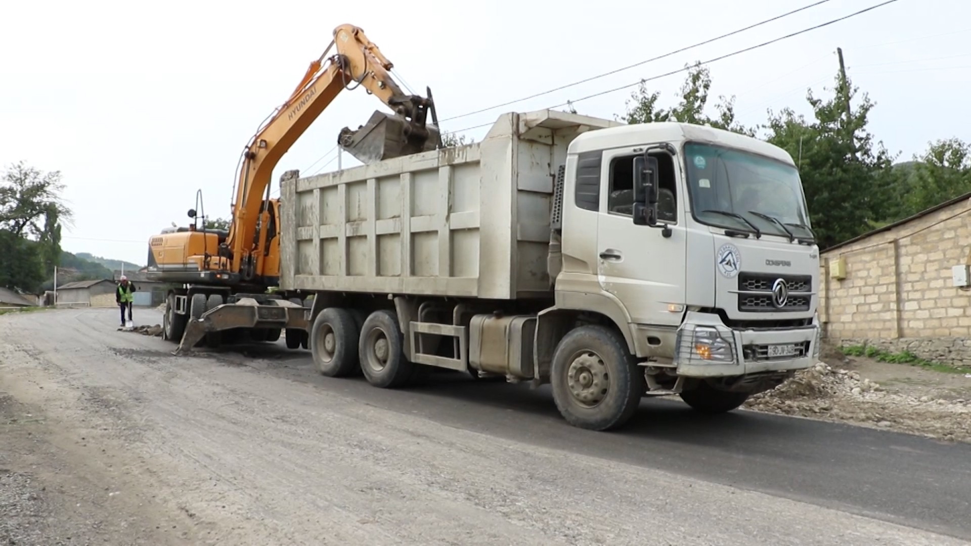 II Nügədi-Rustov avtomobil yolunun təmirinə başlanılıb - VİDEO