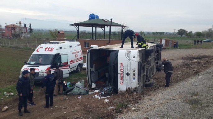 Şagirdləri daşıyan avtobus aşdı: azı 20 yaralı - FOTO