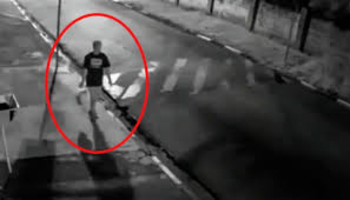 Soyulacağını anlayan şəxsdən müdhiş qaçış - VİDEO