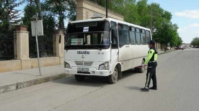 Sabirabad polisi sakinlərə tibbi maskalar paylayıb - FOTO