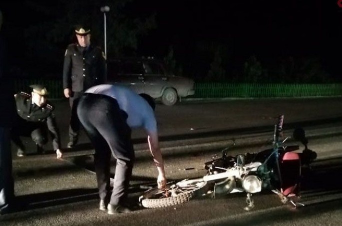 Suraxanıda motosiklet avtomobillə toqquşdu: sürücü xəsarət alıb