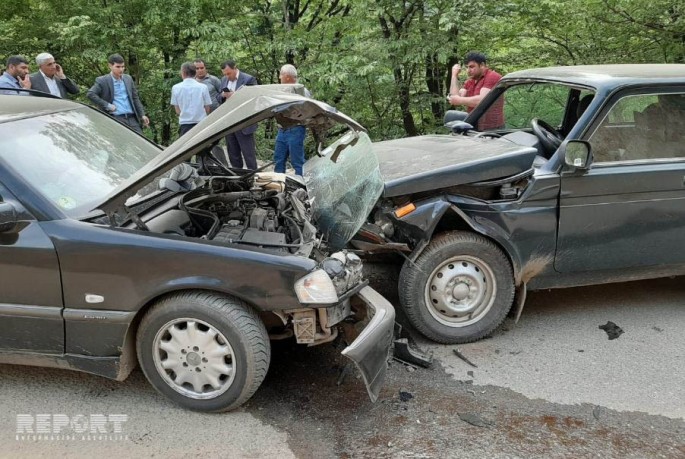 Lənkəran-Lerik avtomobil yolunda iki maşın toqquşub - FOTO