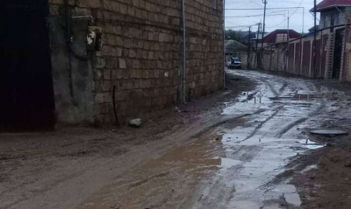 Güclü yağış bir sıra ərazilərdə problemlərə səbəb olub - FOTO