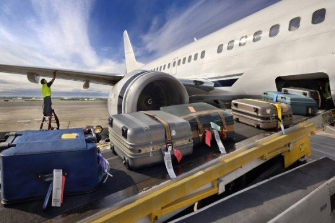 Təyyarə baqajlarının icarəsi xidməti təklif edilir - VİDEO