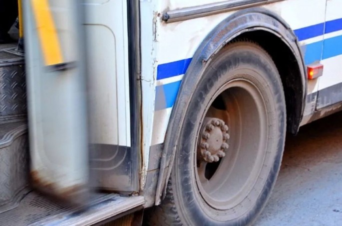 Sərnişin avtobusdan yıxılaraq xəsarət alıb