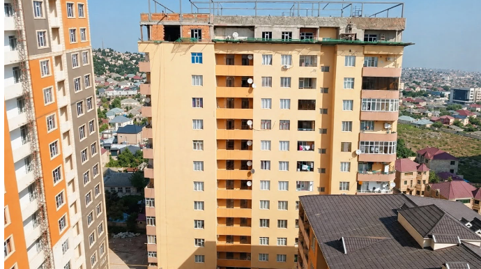 Xırdalanın xaotik tikintisi müzakirə yaratdı: Şəhərsalma problemləri gündəmdə