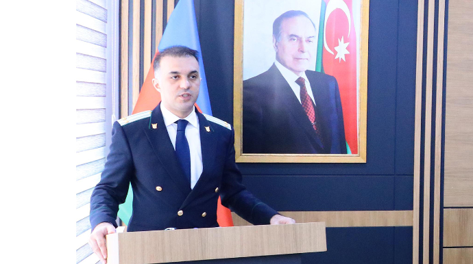 Məhbus onu ittiham edən prokuroru məhkəməyə verdi