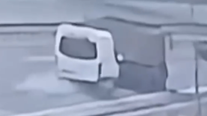 Погиб водитель Mercedes, врезавшегося в грузовик - ВИДЕО 