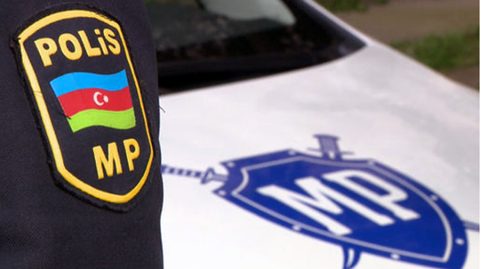 Polis məhkəmə zalında 2600 dollar tapdı - Pul sahibinə qaytarıldı 