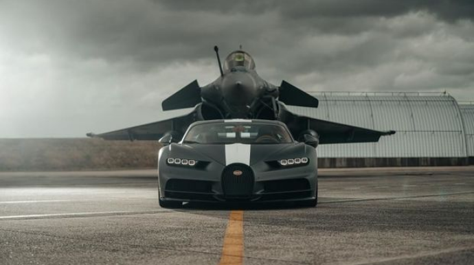 “Bugatti”  qırıcı təyyarə ilə yarışa çıxdı  - FOTO - VİDEO