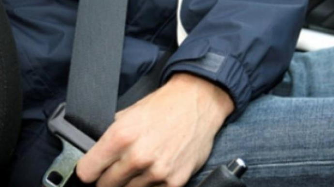 Sürücünün kəmər taxan sərnişinə sualı: Moskvadan gəlmisən?