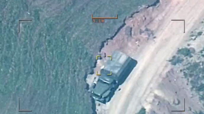 Azərbaycan Ordusu erməni terrorçularının avtomobilini məhv edib  - VİDEO