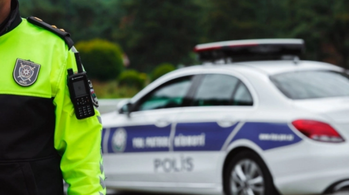 На некоторых дорогах Баку частично ограничат движение транспорта 