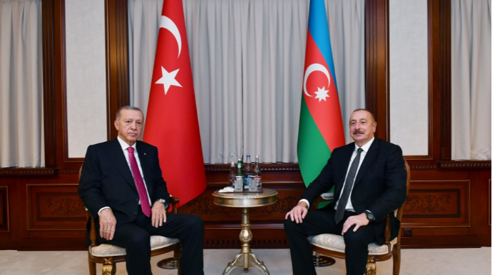 Prezidentlərin təkbətək görüşü başladı 