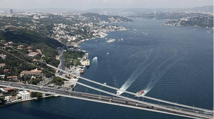 Çanaqqala boğazı tranzit gəmilərə bağlanıb 