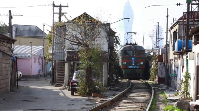 Qanunsuz tikililər dəmir yolu infrastrukturuna ciddi ziyan vurur - FOTO 