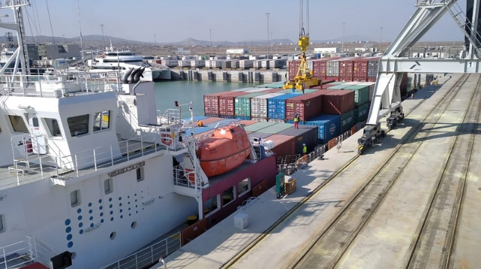 Qazaxıstana məxsus konteyner gəmisi Bakı Limanındadır