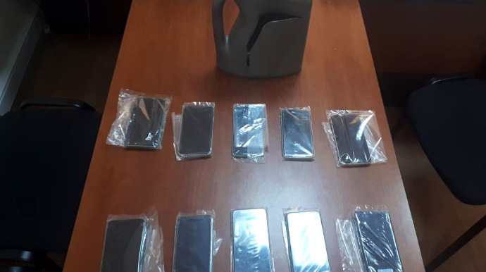 Yük avtomobilində qanunsuz "İphone"lar aşkarlanıb - FOTO