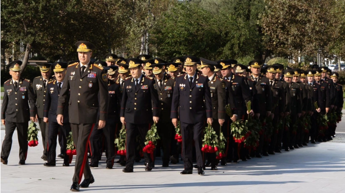 Личный состав МВД посетил парк Победы в связи с Днем памяти - VİDEO