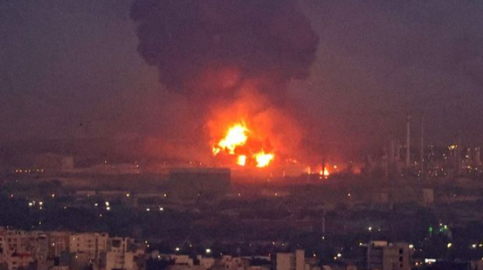 İranda fabrikdə GÜCLÜ YANĞIN: 50-dən çox şəxs xəsarət aldı 