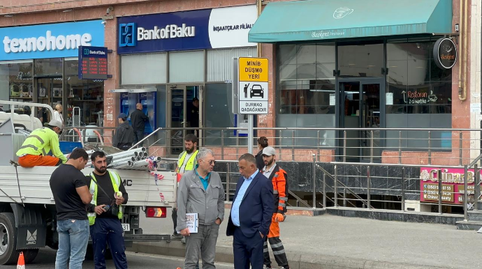 Bu küçədə avtobus zolağında minib-düşmə məntəqəsi yaradıldı  - VİDEO - FOTO