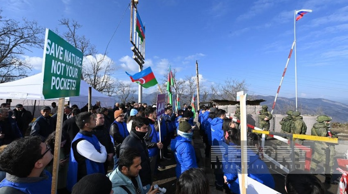 Xankəndi-Laçın yolunda keçirilən aksiyaya qoşulanların sayı artır  - FOTO