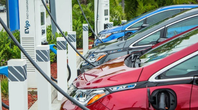 Elektromobil üçün kömür sobası - FOTO