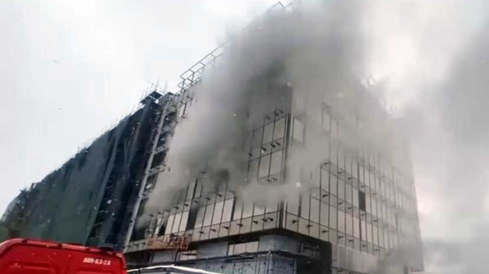 Yaşayış kompleksində güclü yanğın: 8 nəfər ölüb - VİDEO 