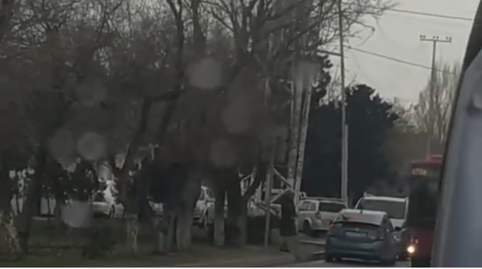 Yol polisi videosu yayılan "Prius" sürücüsünü cərimələdi  - VİDEO