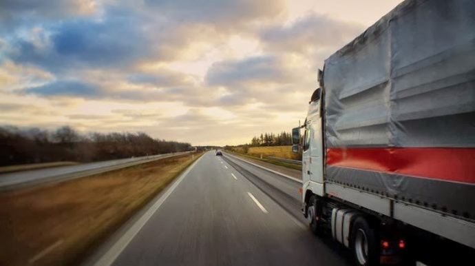 Yük daşıyan sürücülər koronavirus testindən keçiriləcək