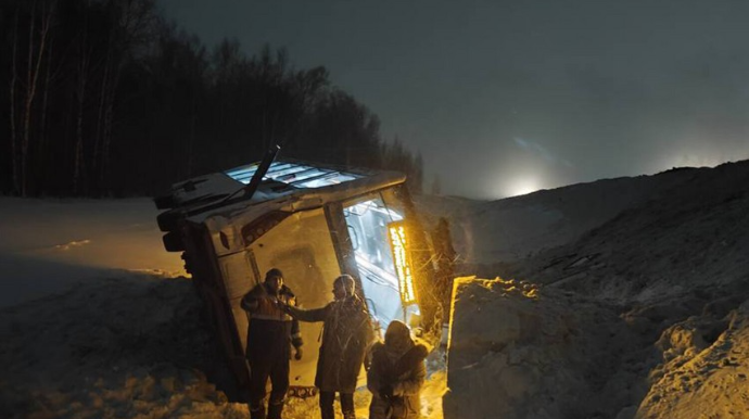 Sərnişin avtobusu və yük maşını toqquşub, 11 nəfər xəsarət alıb 