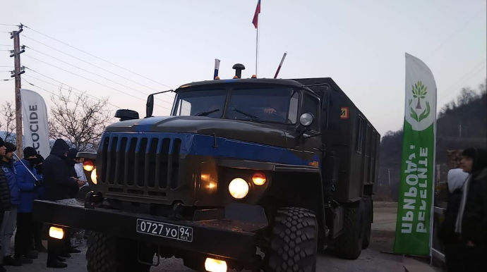 Sülhməramlıların 18 maşını Laçın yolundan keçib 