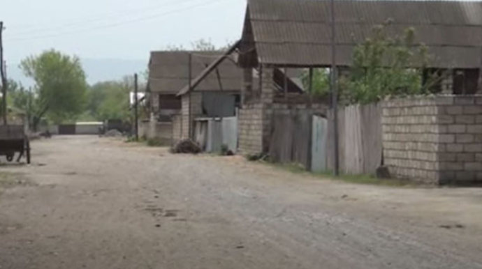 Bir vədin üç ili:   Asfalt üzü görməyən yol - VİDEO