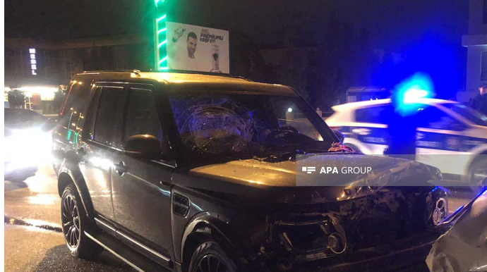 Sumqayıtda zəncirvari qəza: Sərnişin dolu mikroavtobus zolaqdan çıxdı 