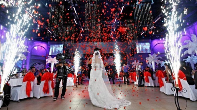 Ucarda üç şadlıq sarayı pandemiya qaydalarını pozdu