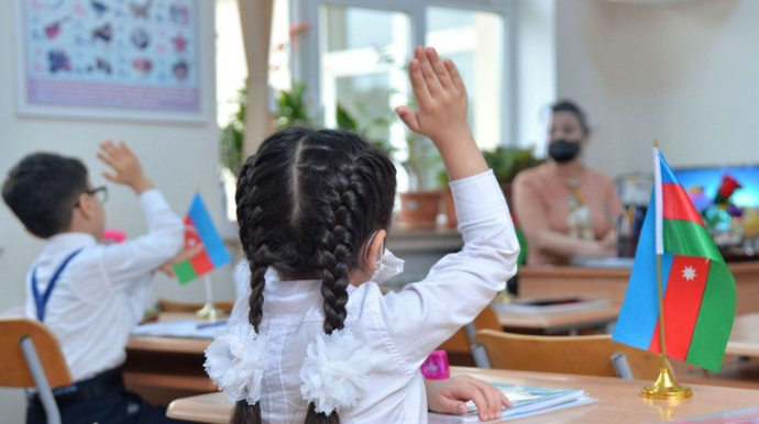 Dərs günlərinin yeri dəyişdirildi