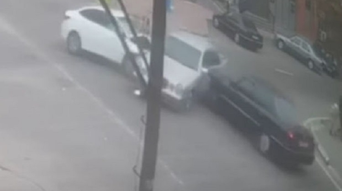 Bakıda sürücülərin kabusuna çevrilmiş küçələr - VİDEO