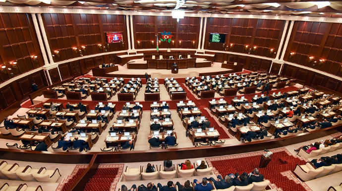 Milli Məclisin plenar iclasının gündəliyi dəyişdirildi