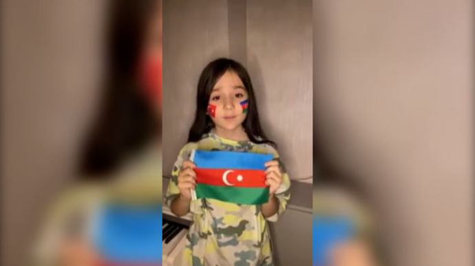 Firdovsi Umudovun 9 yaşlı qızı Ayşən Azərbaycan hərbiçilərini təbrik etdi  - VİDEO