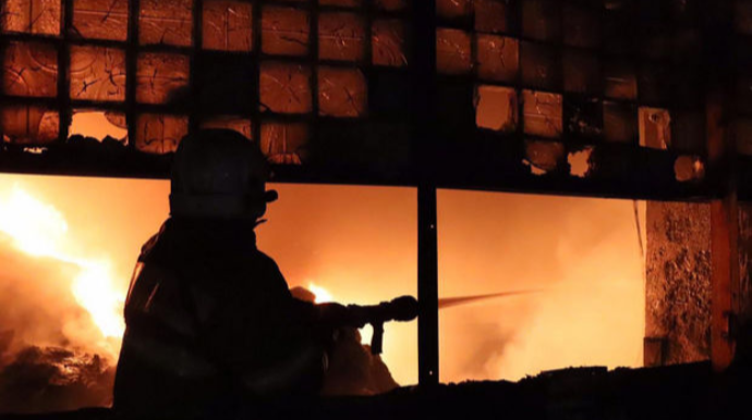 В России произошел пожар в доме престарелых, погибли 11 человек  - ВИДЕО