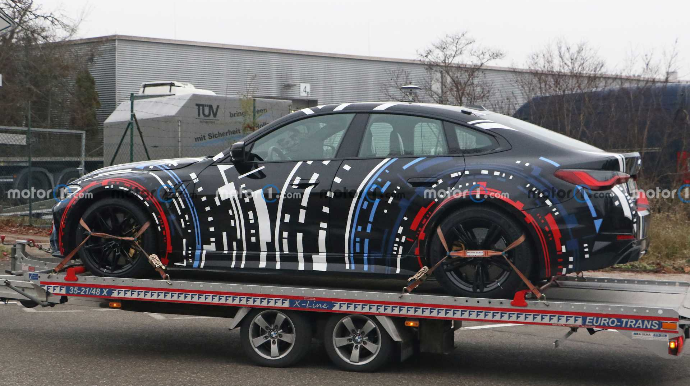 BMW-nin yeni elektromobili kameralara tuş gəldi - FOTO