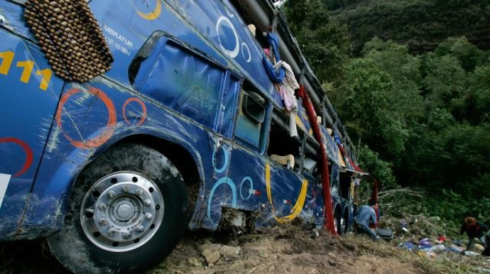 Pakistanda dəhşətli qəza: 11 ÖLÜ 