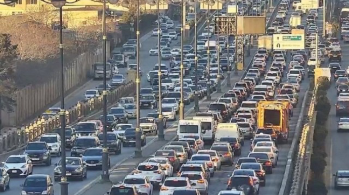 Bu yollarda tıxac var - SİYAHI 