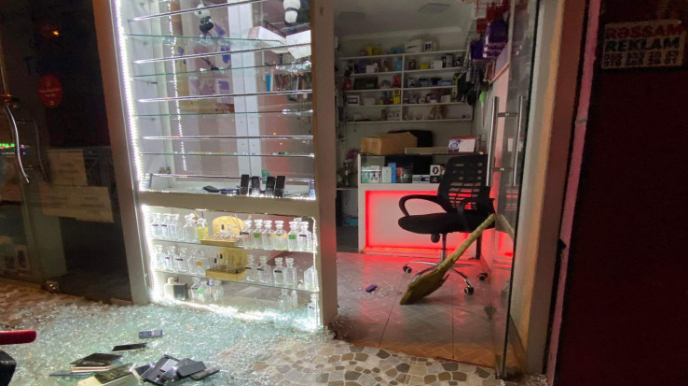 Bakıda telefon mağazasından oğurluq edildi  - FOTO