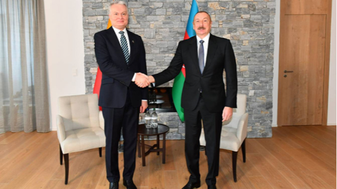 İlham Əliyev həmkarını təbrik etdi 