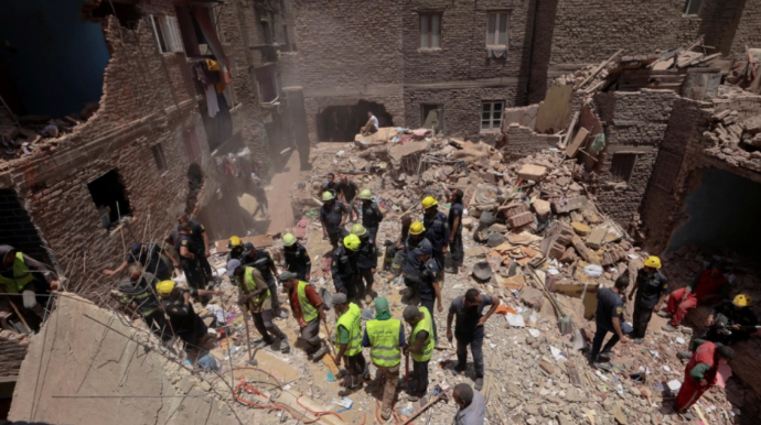 İki bina uçub, 22 nəfər ölüb