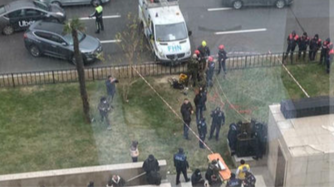 Qış parkında kişi lift şaxtasına düşdü