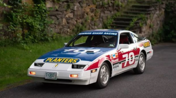 Tom Kruzun yarış avtomobili satışa çıxarıldı - FOTO 